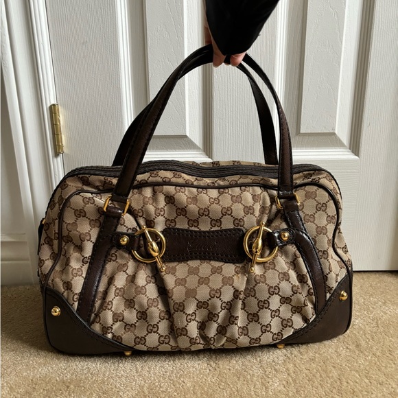 Authentic Gucci large bag - Picture 2 of 4
